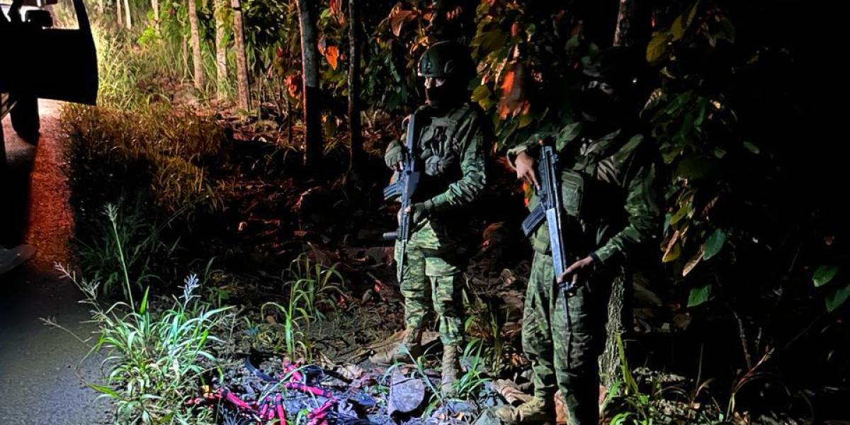 Militares frustran atentado con dinamita contra una discoteca en Azuay