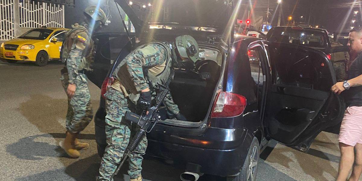 Tras tres días de masacres y violencia, Fuerzas Armadas y Policía ejecutan operativos en Manta