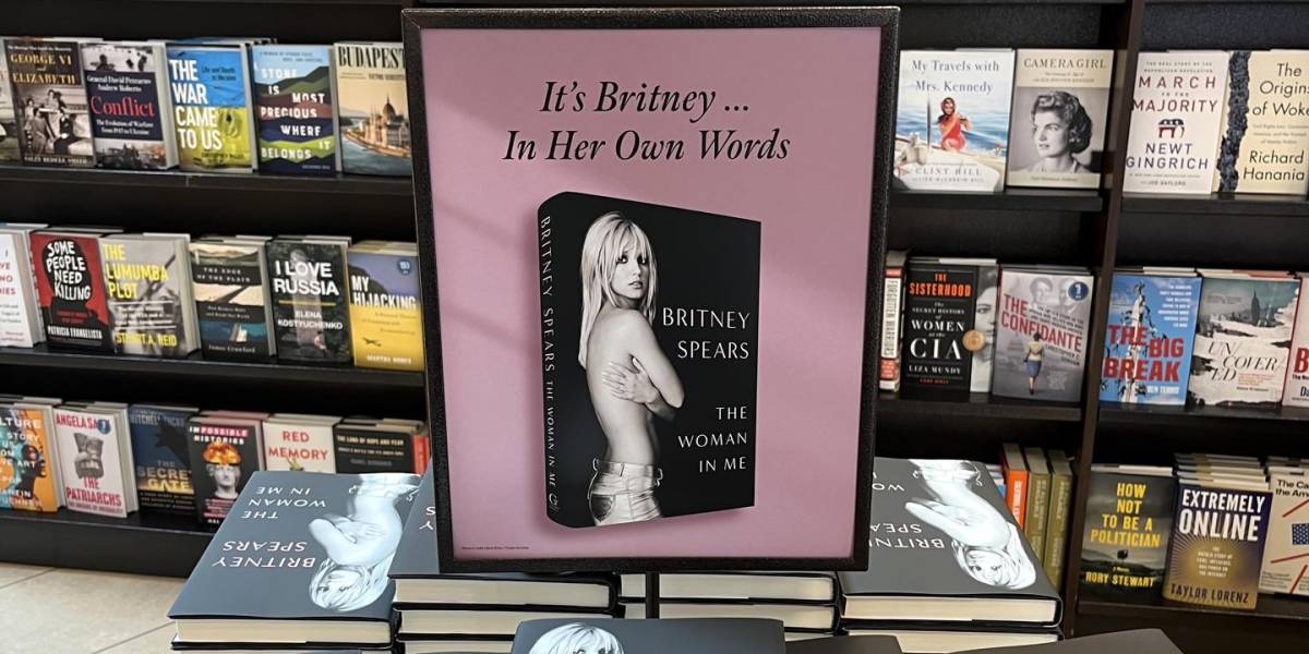 Britney Spears publica sus memorias, tituladas The Woman In Me