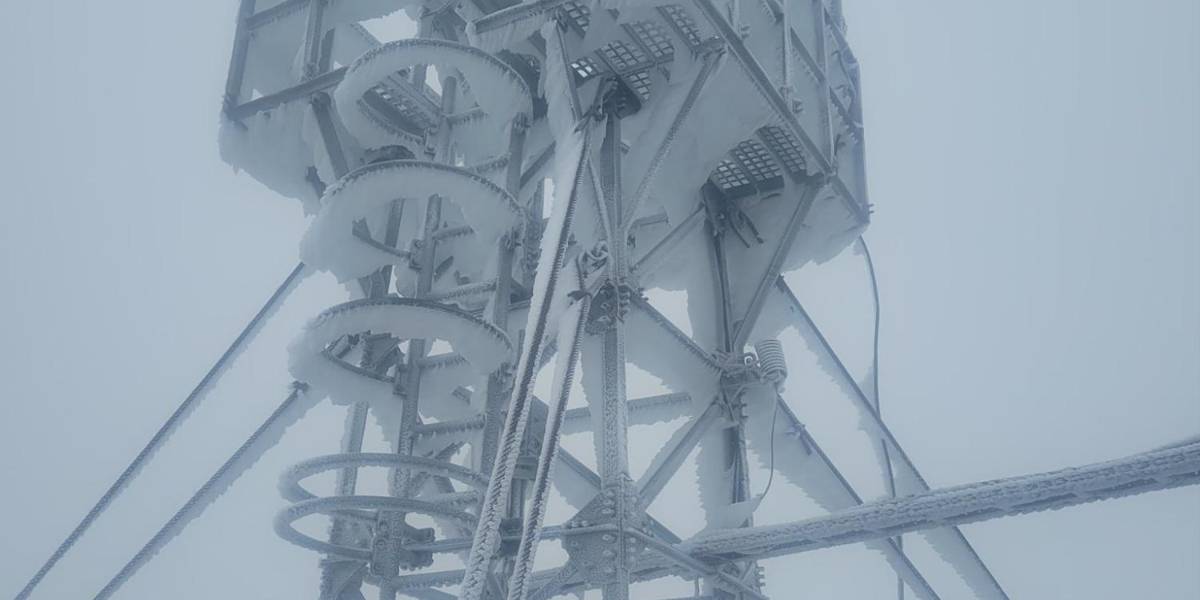 Un radar de medición de lluvias se congeló en el Parque Nacional Cajas por el frío extremo