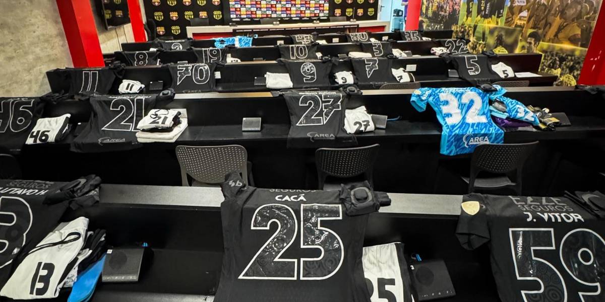 Corinthians tuvo que improvisar su vestuario en el estadio Monumental