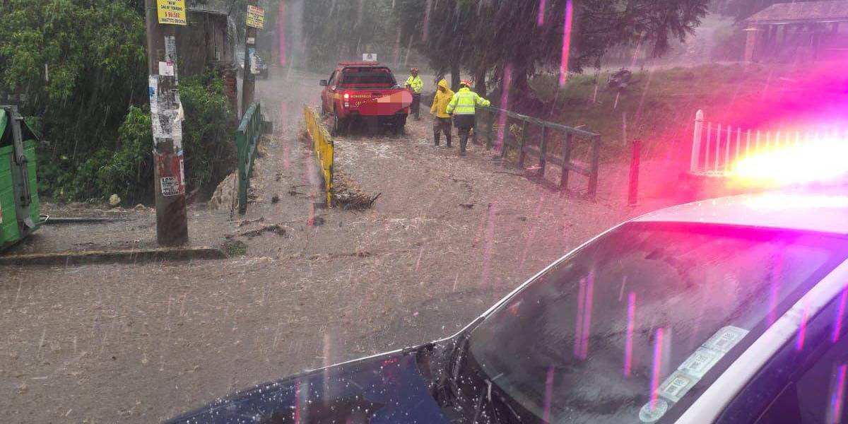 La fuerte lluvia colapsa numerosas alcantarillas y afecta vías en Rumiñahui
