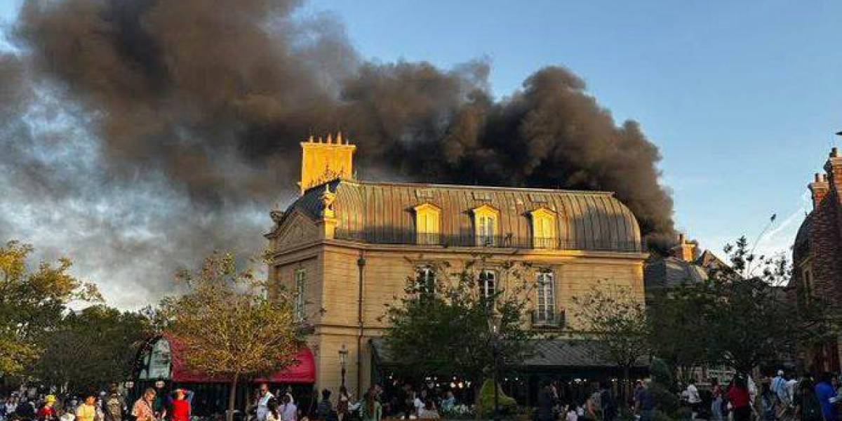 Incendio en el parque temático EPCOT de Disney World
