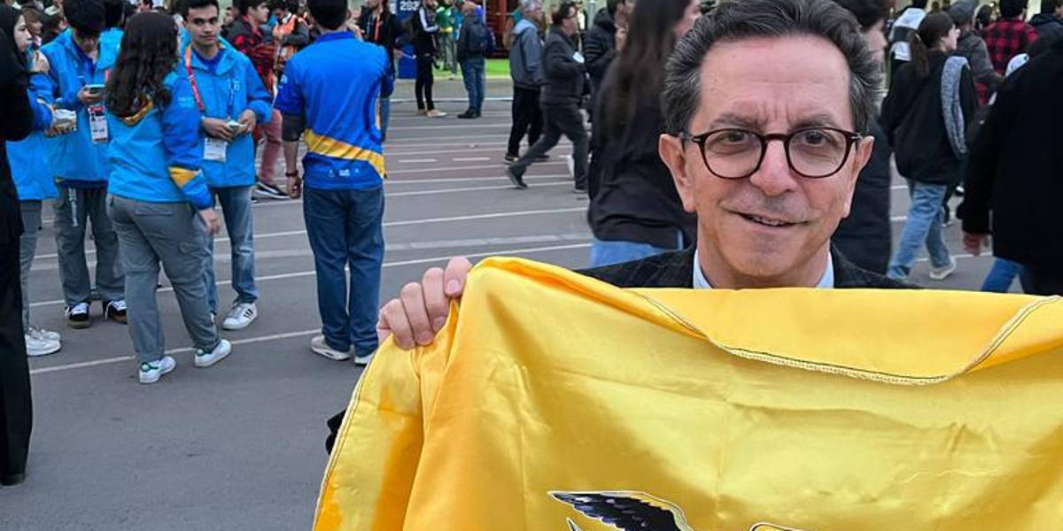 ¿Quién es Roberto Izurieta, secretario de comunicación del presidente Daniel Noboa?