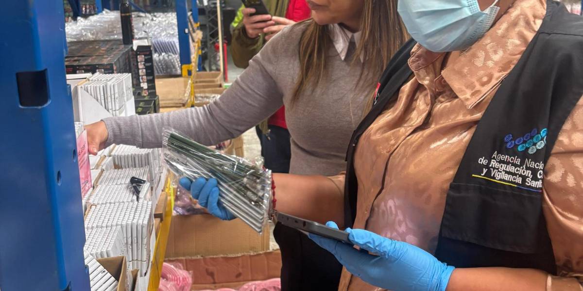 Riobamba: más de 3 000 cosméticos irregulares fueron decomisados