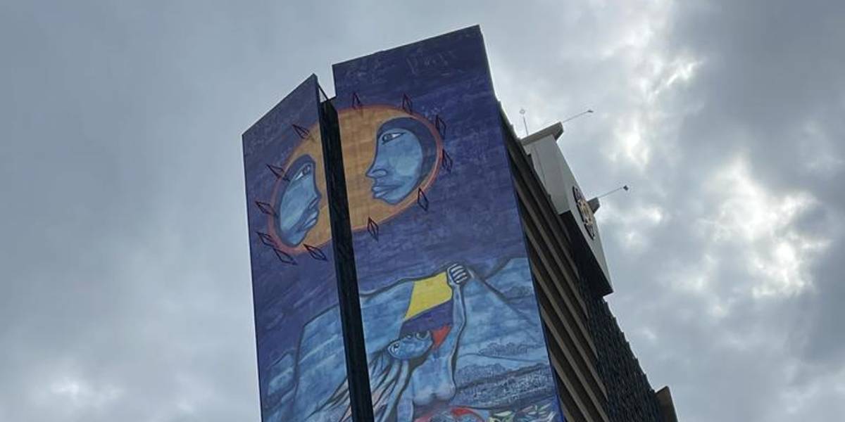 Un informe de Contraloría señala que la prefecta Paola Pabón tenía 26 asesores