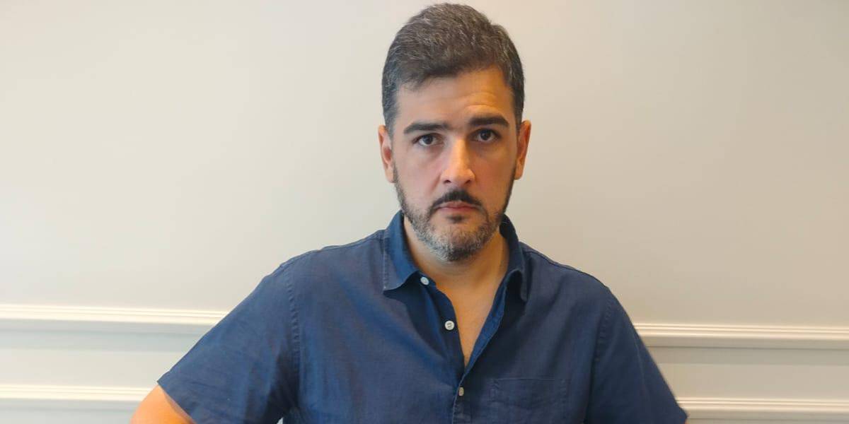 Aquiles Álvarez ya porta un grillete electrónico ante orden judicial por el caso Triple A