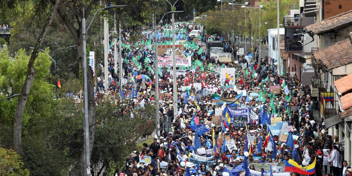 La Marcha del Agua, en Cuenca, registró una masiva convocatoria