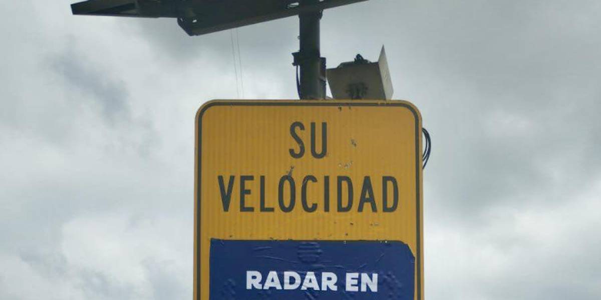 Radar de velocidad en calibración.