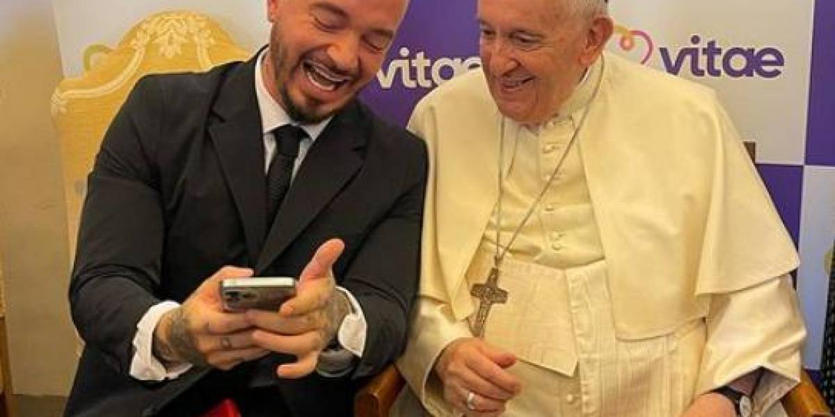 El papa Francisco se reunió con J Balvin en el Vaticano
