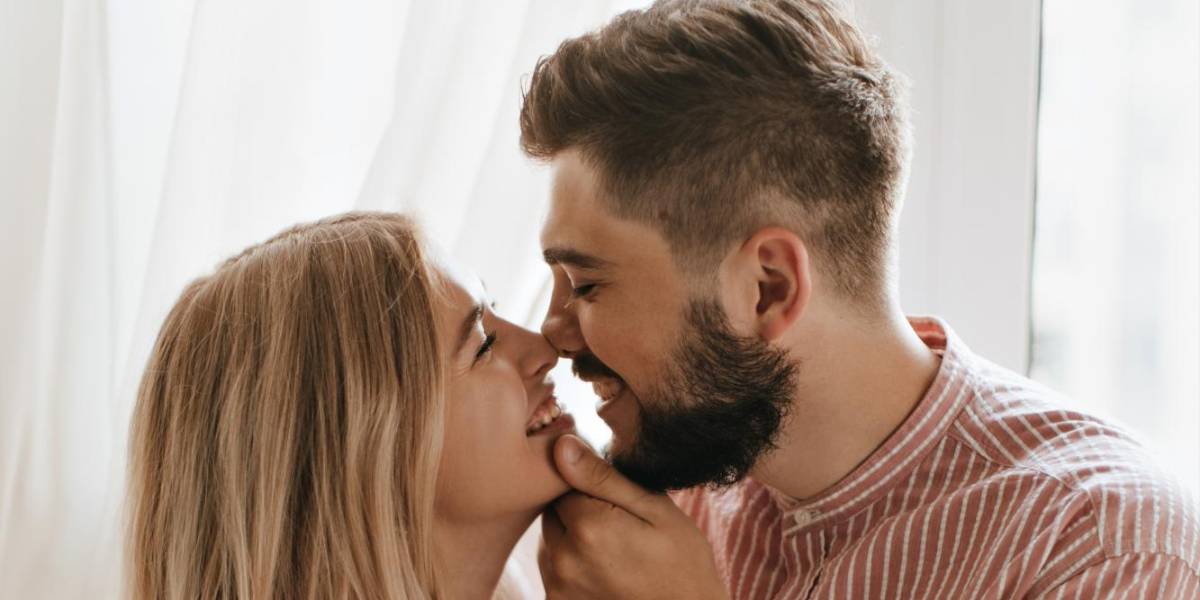 ¿Cuándo es el día internacional del beso?