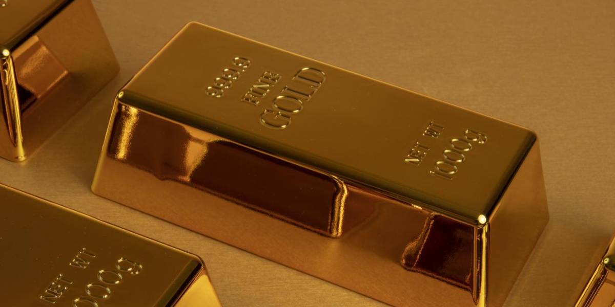 Un hombre que viajaba con un lingote de oro, valorado en 250 000 dólares, fue detenido