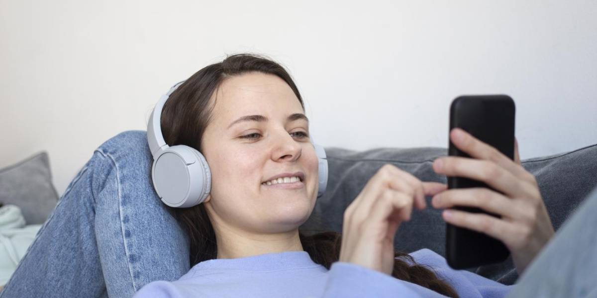 ¿Qué pasa en tu cerebro cuando estás scrolleando tu celular? (y tres consejos para evitar hacerlo compulsivamente)