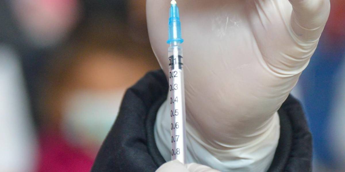 En Ecuador ya se aplica la quinta dosis contra el Covid-19