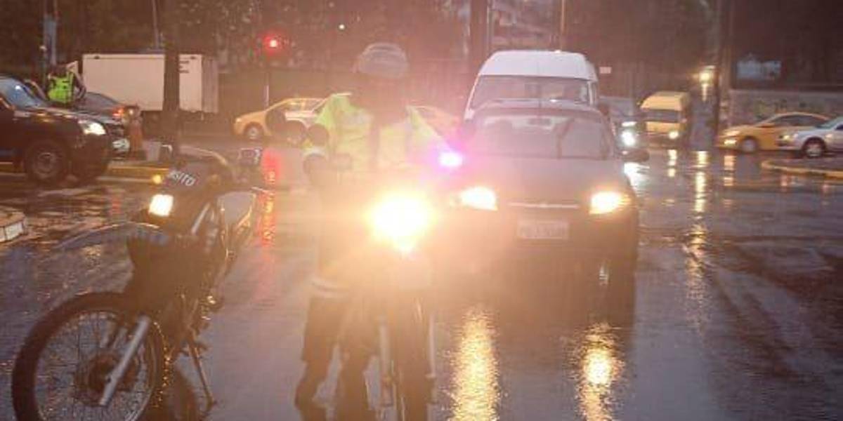 Lluvia en Quito: se registran emergencias que complican la movilidad