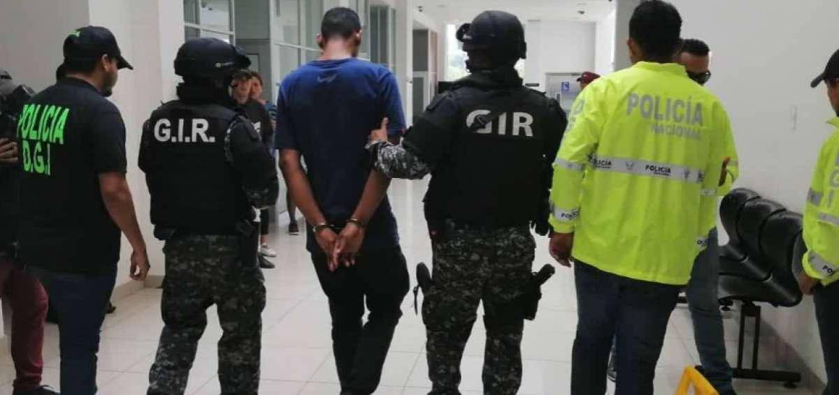 Detienen a 2 personas tras operativo antidrogas en Durán