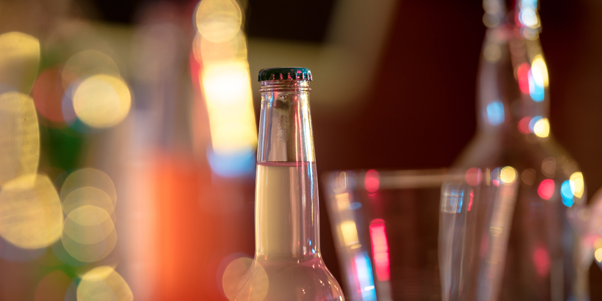 Posible intoxicación con alcohol metílico en Quito: identifique marcas dudosas y síntomas