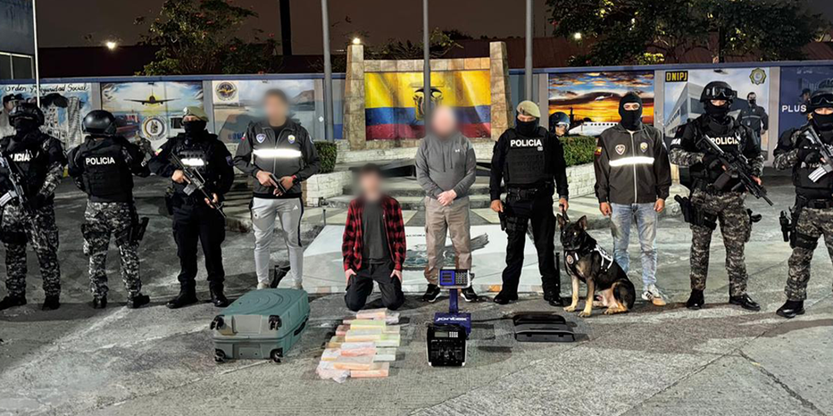 Guayaquil: Dos extranjeros detenidos por tener droga y una máquina contadora de billetes