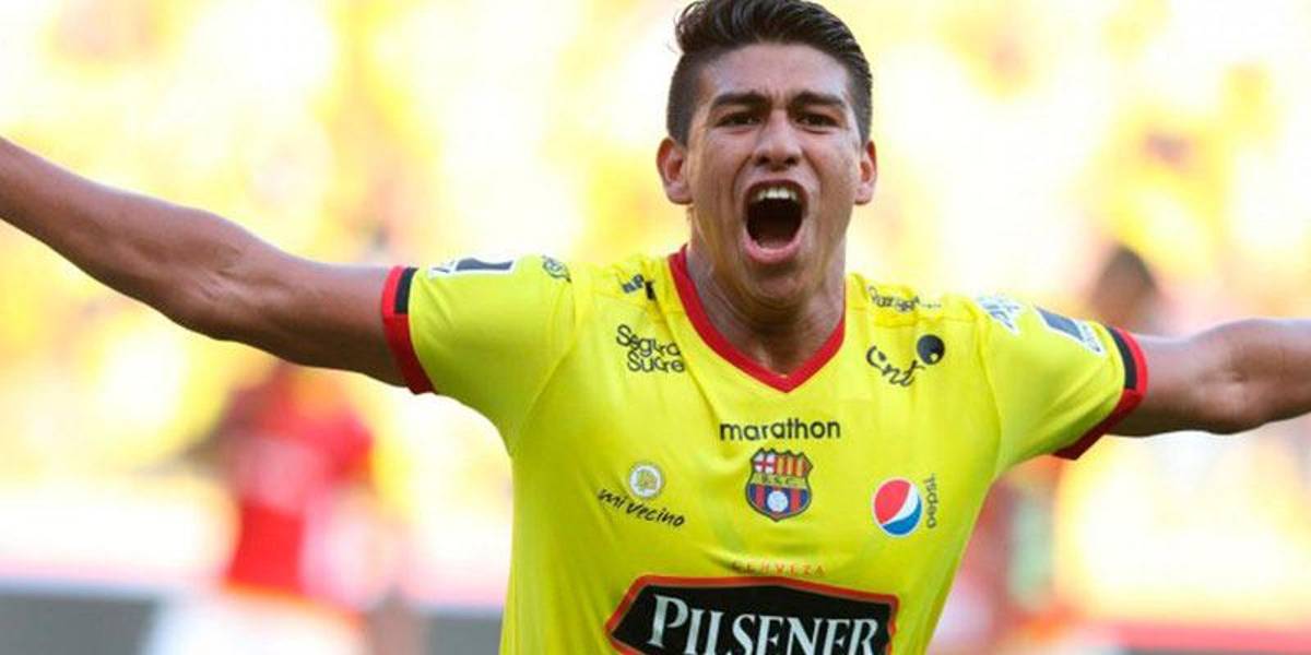 Xavier Arreaga habría aceptado oferta de Barcelona SC