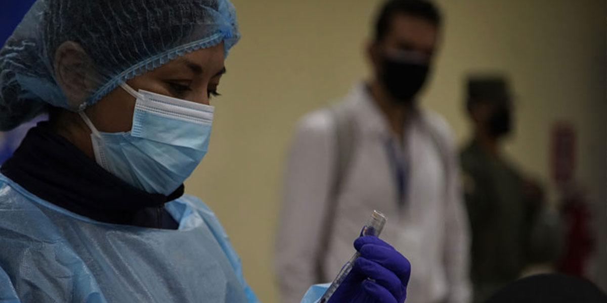 600 personas fueron vacunadas de forma imprevista en Quito