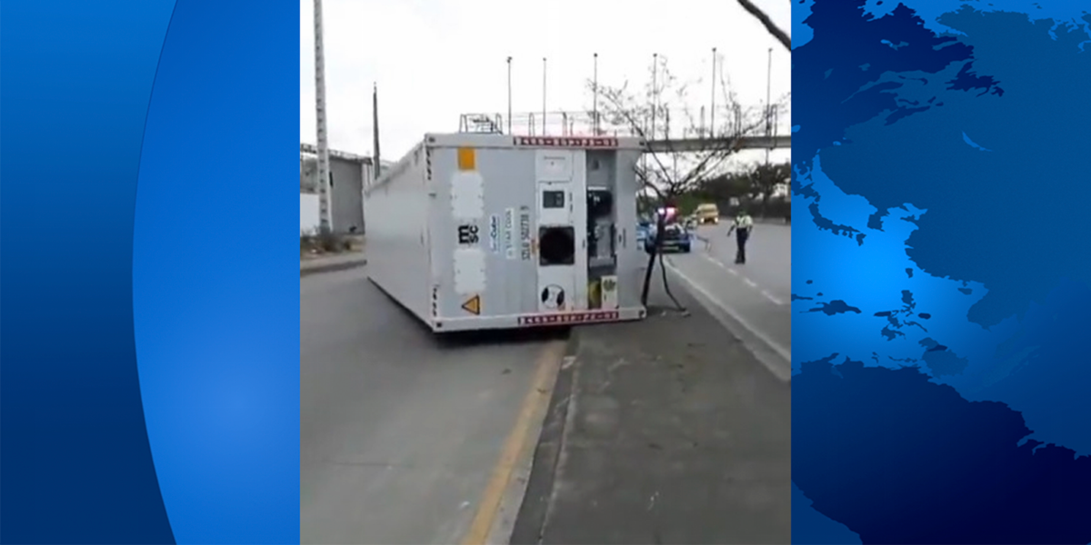 Nuevo contenedor se desprende en Guayaquil; suman cuatro casos en 12 días en el país