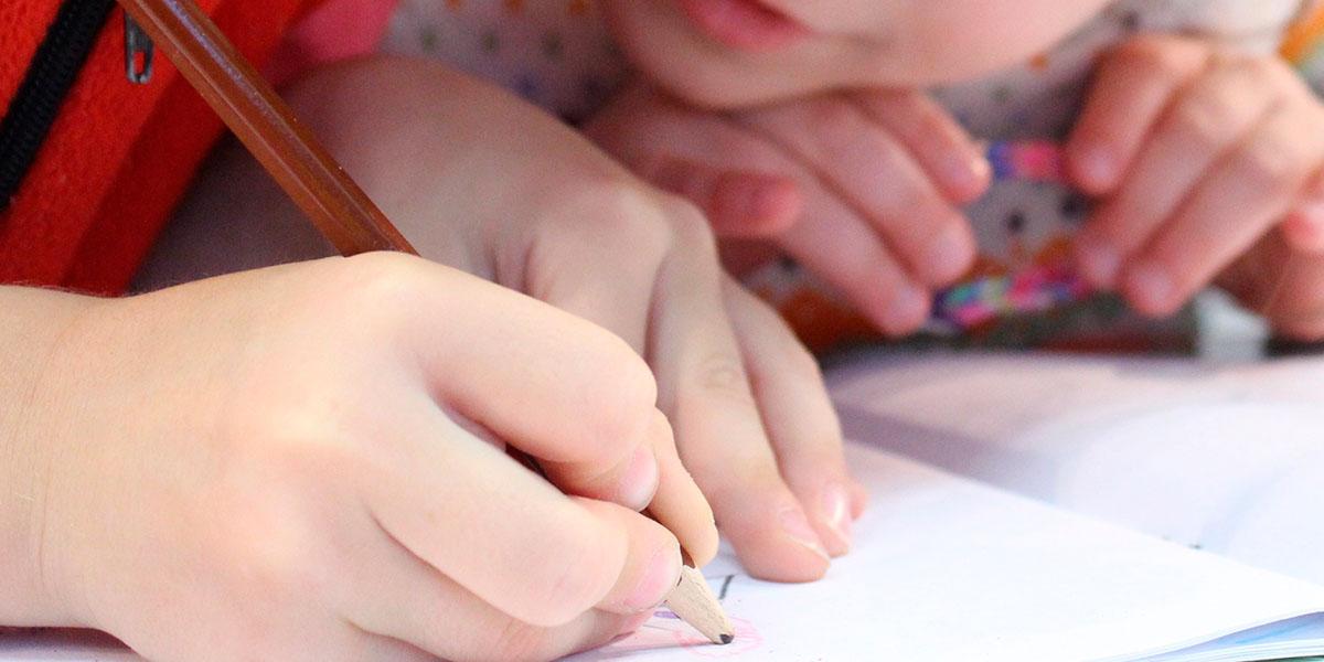Lo que se sabe de las presuntas violaciones de un conserje a niños en una escuela de Quito