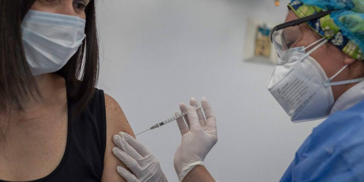 Vacunación se suspenderá el 9 de agosto por el feriado nacional