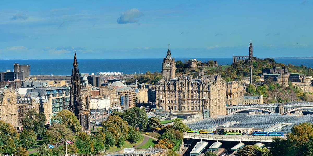 Edimburgo implementará impuesto nocturno para turistas