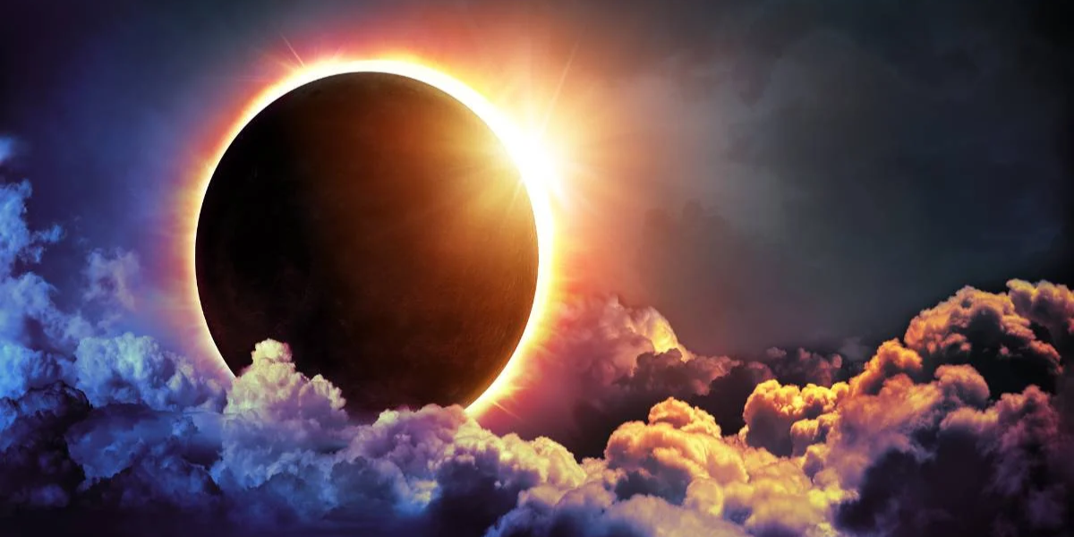 El Eclipse solar total visto desde el espacio: las impactantes imágenes nunca antes vistas de la sombra de la Luna