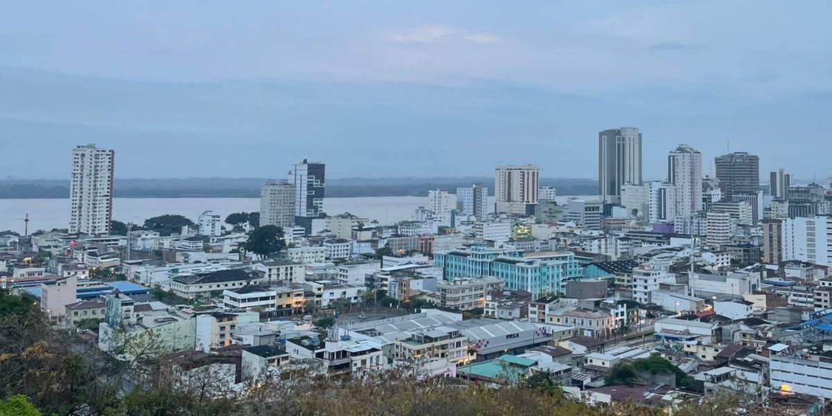 ¿Cambio de clima en Guayaquil? Las noches ahora son más frescas y el viento se hace notar