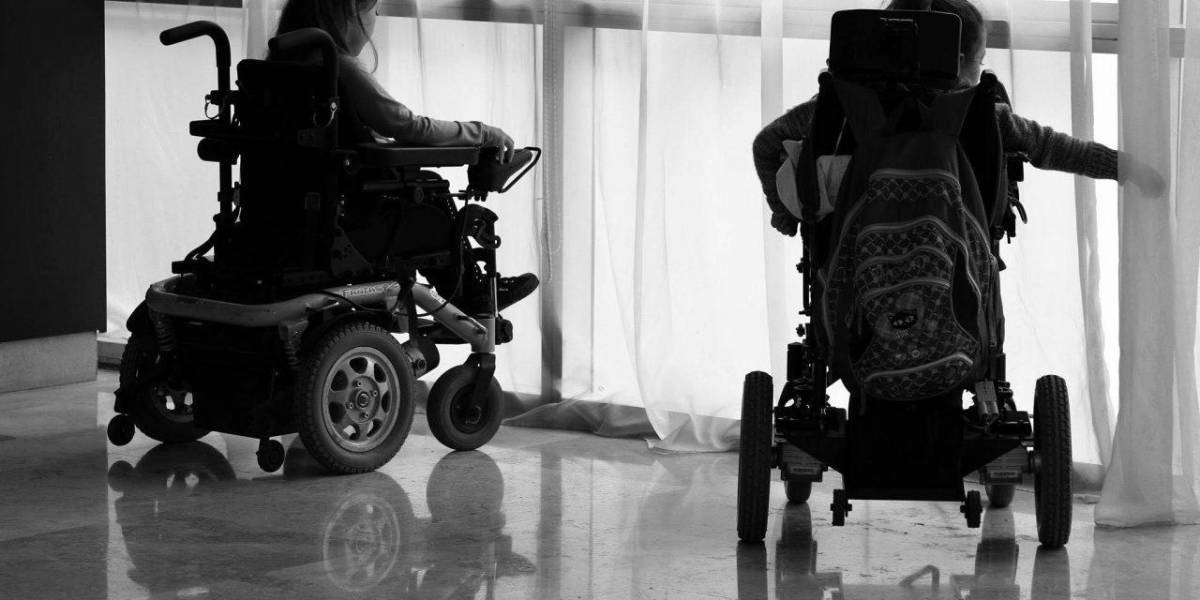 Gobierno de Lasso dialoga con farmacéuticas por pacientes con AME