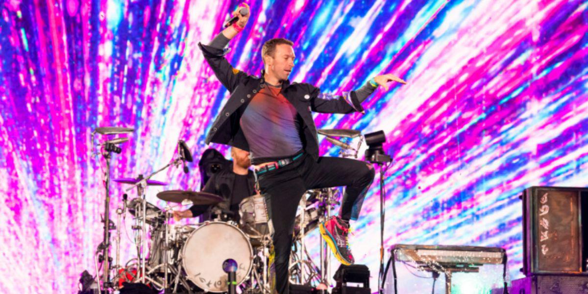 Coldplay pospone conciertos tras grave infección de Chris Martin