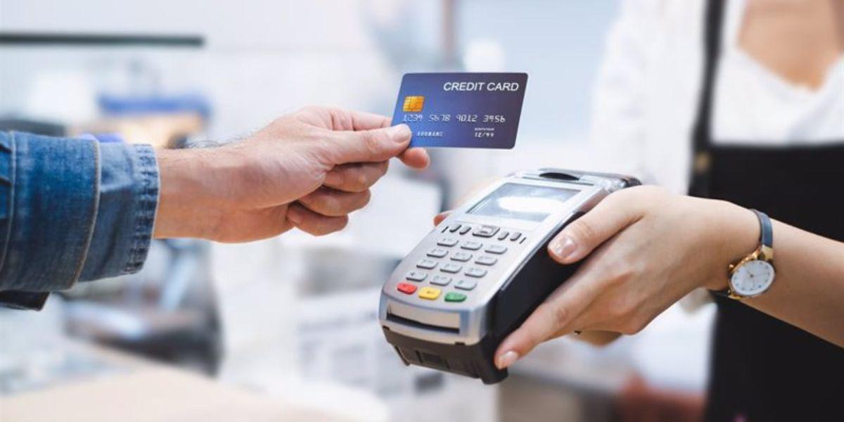 Tarjeta de crédito vs. tarjeta de débito: ¿Cuál es la diferencia?