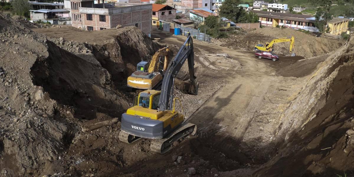 Deslave en Alausí: en ocho días se retira la maquinaria, aunque aún hay 14 desaparecidos