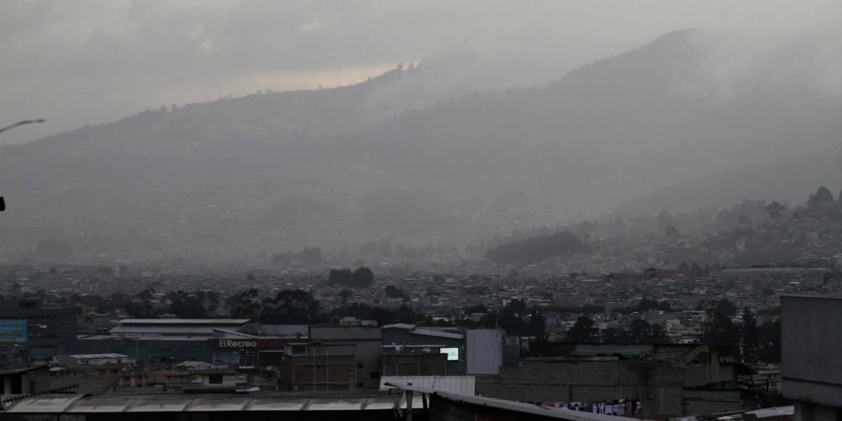 Al menos cuatro emergencias por fuerte lluvia se reportan en Quito