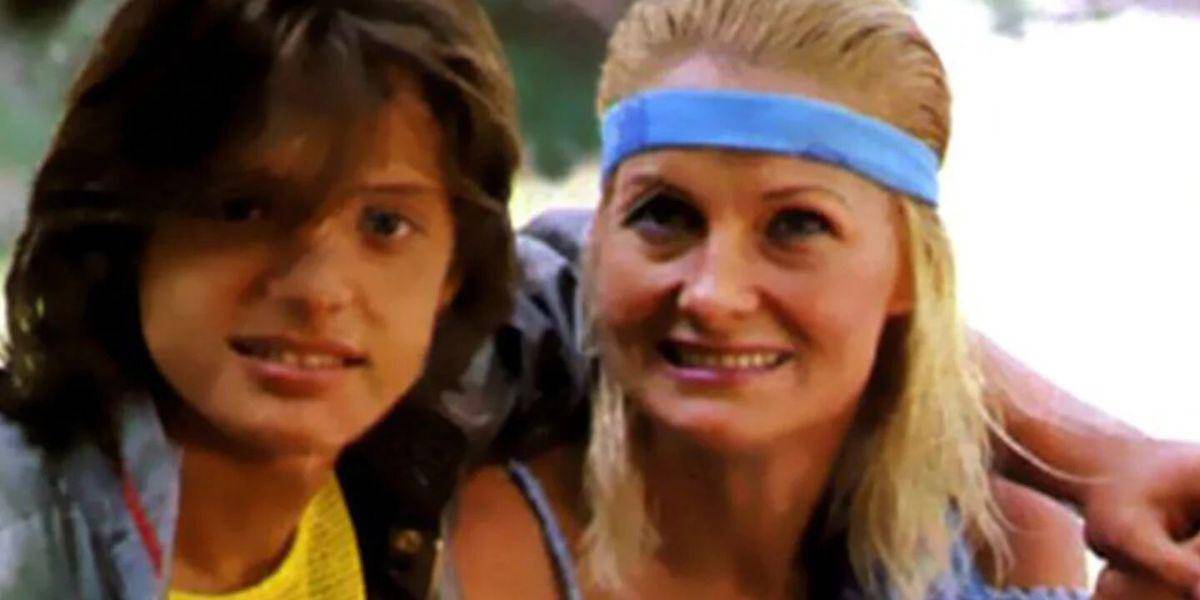 Archivo. Luis Miguel junto a su madre, Marcela Basteri. La mujer que acompañó al cantante mexicano la mayor parte de su niñez, hasta su adolescencia, cuando su carrera no prometía más que frutos, podría seguir entre nosotros. O eso es lo que la prensa de espectáculo argentino promete, pero, ¿cuál es la realidad?