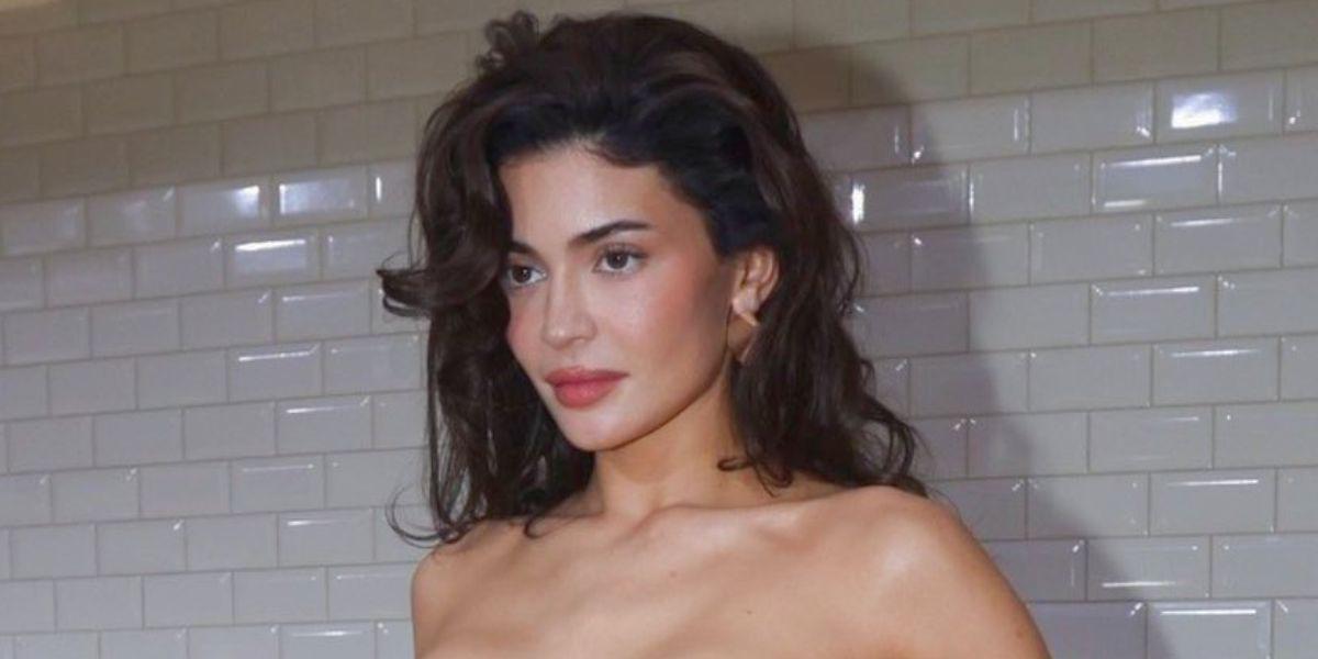 La imagen de Kylie Jenner se viraliza para mal en su aparición en la Semana de la Moda en París