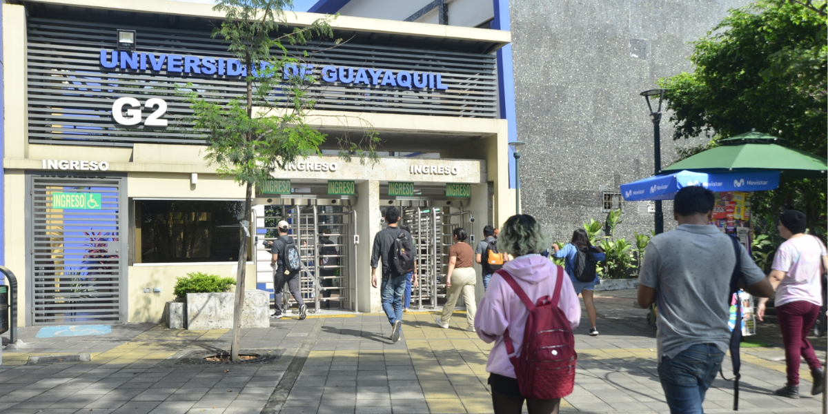 Imagen para graficar el ingreso de estudiantes a la Universidad de Guayaquil.