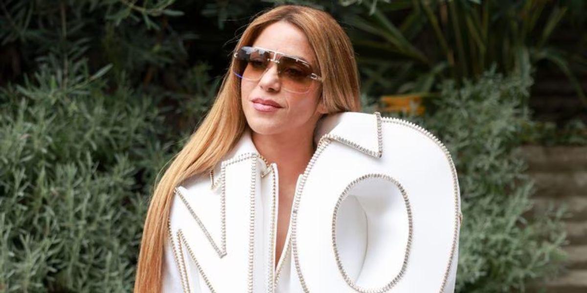 ¿Por qué es viral?: este es el verdadero significado del vestido que lució Shakira en París
