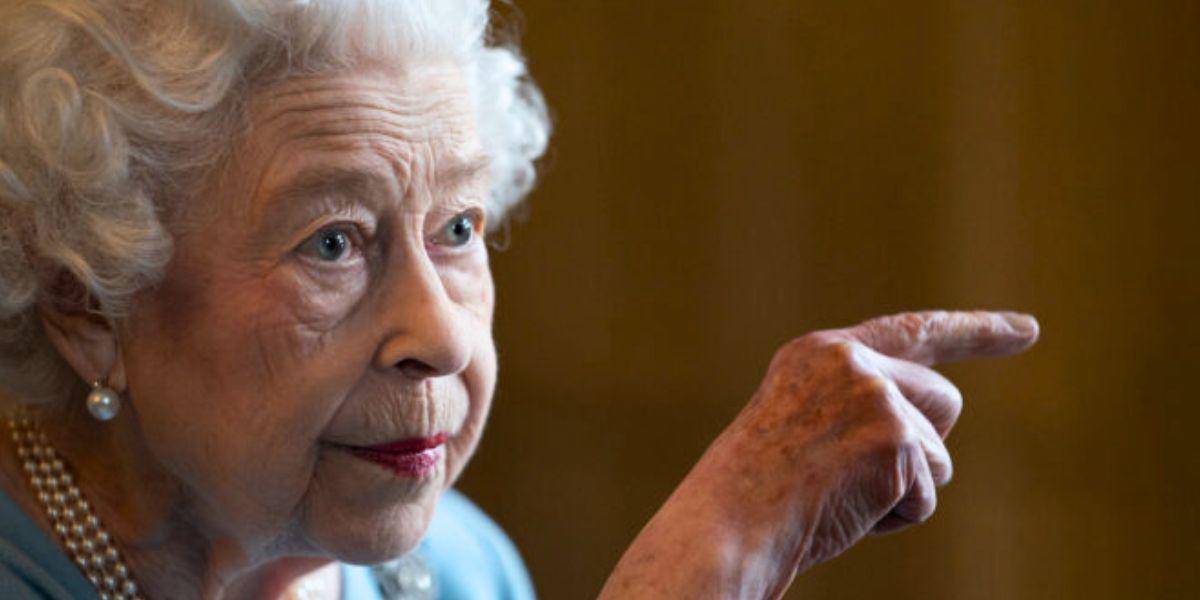 La reina Isabel II escribió dos cartas antes de morir: y más detalles expuestos sobre su lecho de muerte