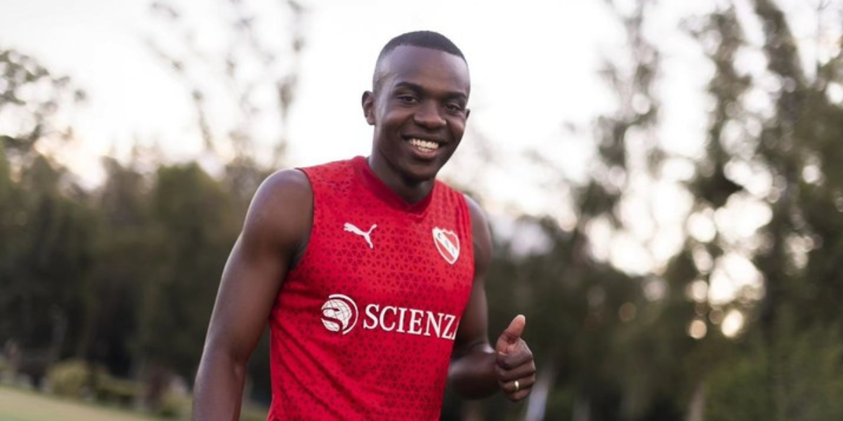 Jhonny Quiñónez se despidió de Carlos Tevez, luego de la renuncia del entrenador de Independiente