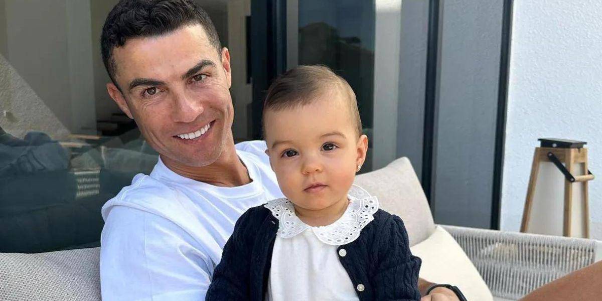 Georgina Rodríguez y Cristiano Ronaldo muestran a su hija menor, Bella Esmeralda, a un año de su nacimiento