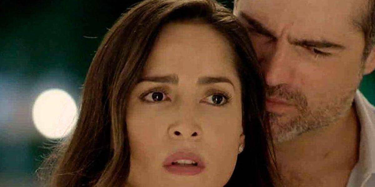El actor ecuatoriano Roberto Manrique le reclama a Carmen Villalobos por su nueva relación: Voy a terapia