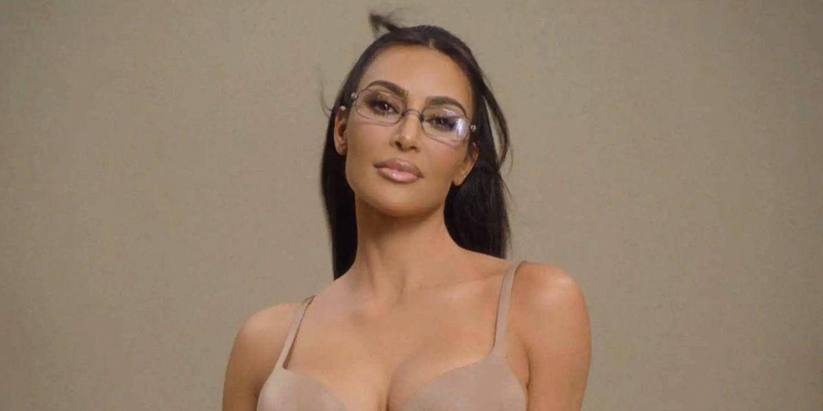 Un brasier con pezones incluidos, la nueva creación de Kim Kardashian que causa debate en redes