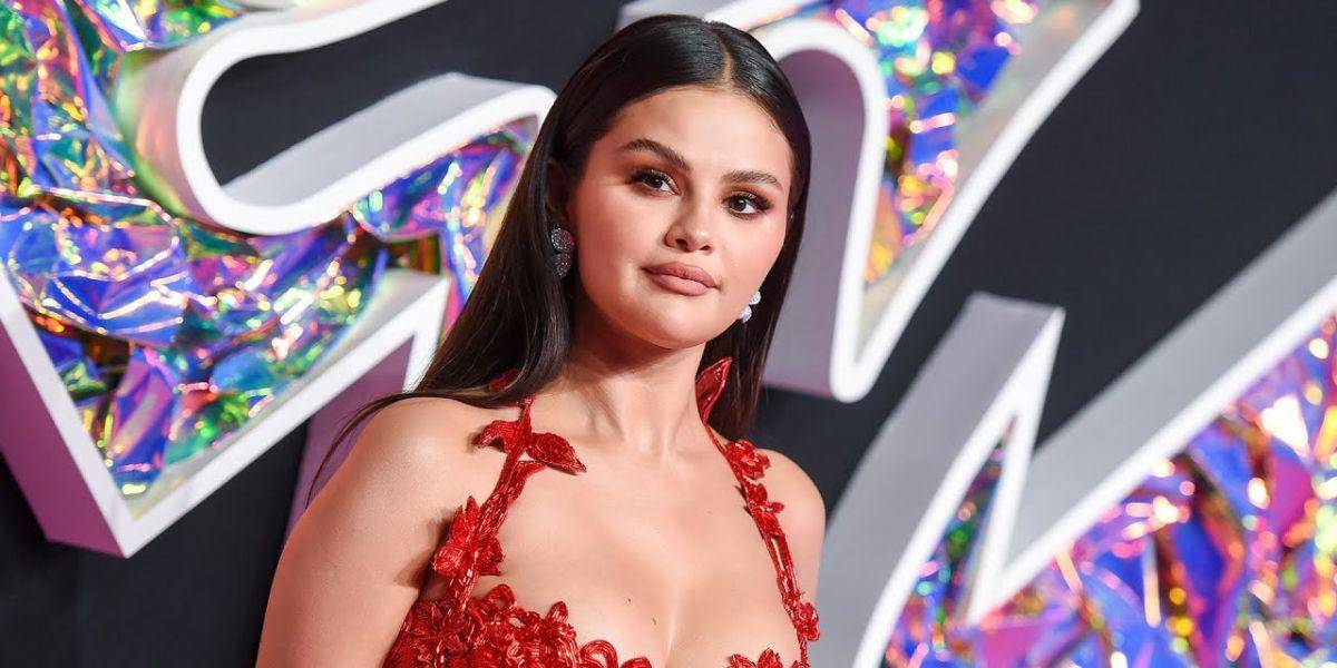 Selena Gómez se viraliza tras polémicos gestos hacia otros artistas en los MTV VMAs