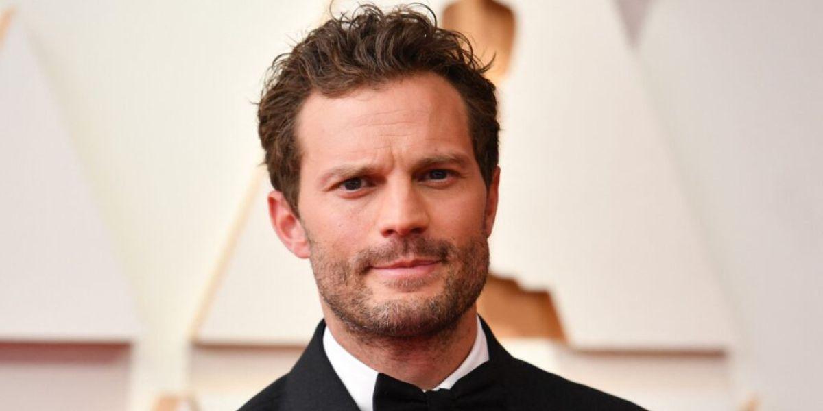 Jamie Dornan, protagonista de 50 sombras, fue hospitalizado de emergencia con síntomas de ataque cardíaco durante vacaciones en Portugal