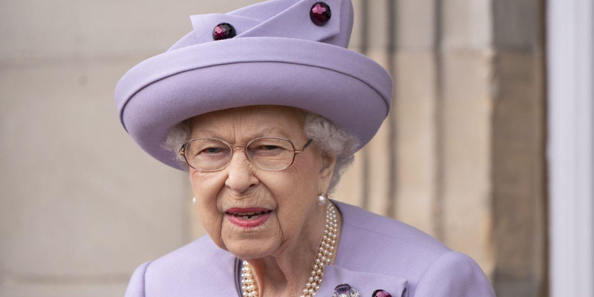 La foto jamás antes vista de la reina Isabel II junto a sus bisnietos antes de morir