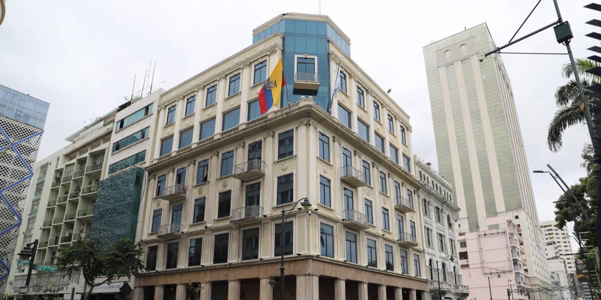 Un funcionario de la Prefectura del Guayas fue detenido por presunta participación en actividades ilícitas