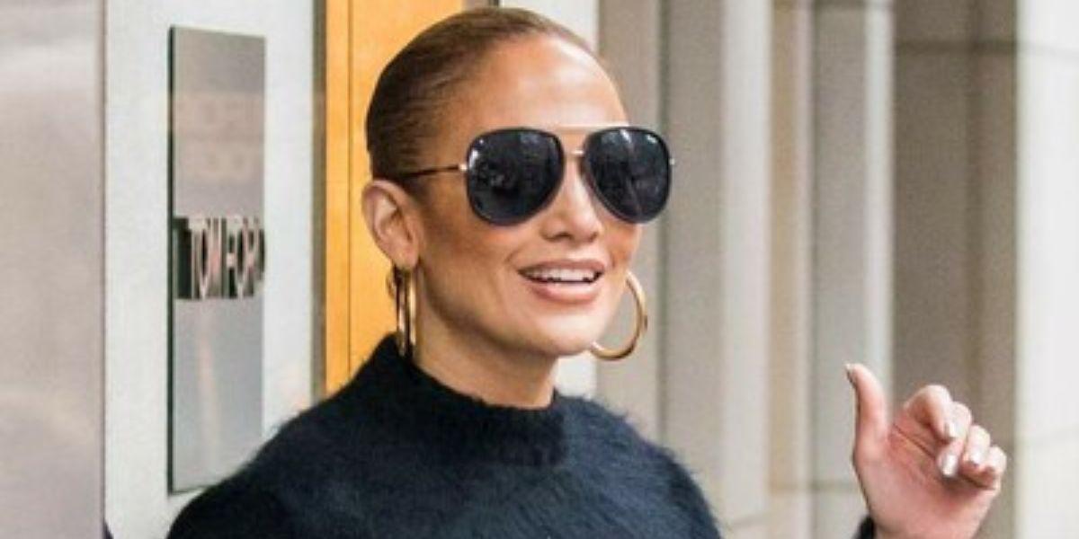 Las compras navideñas de emergencia de Jennifer López, Rosalía, Salma Hayek y más celebridades