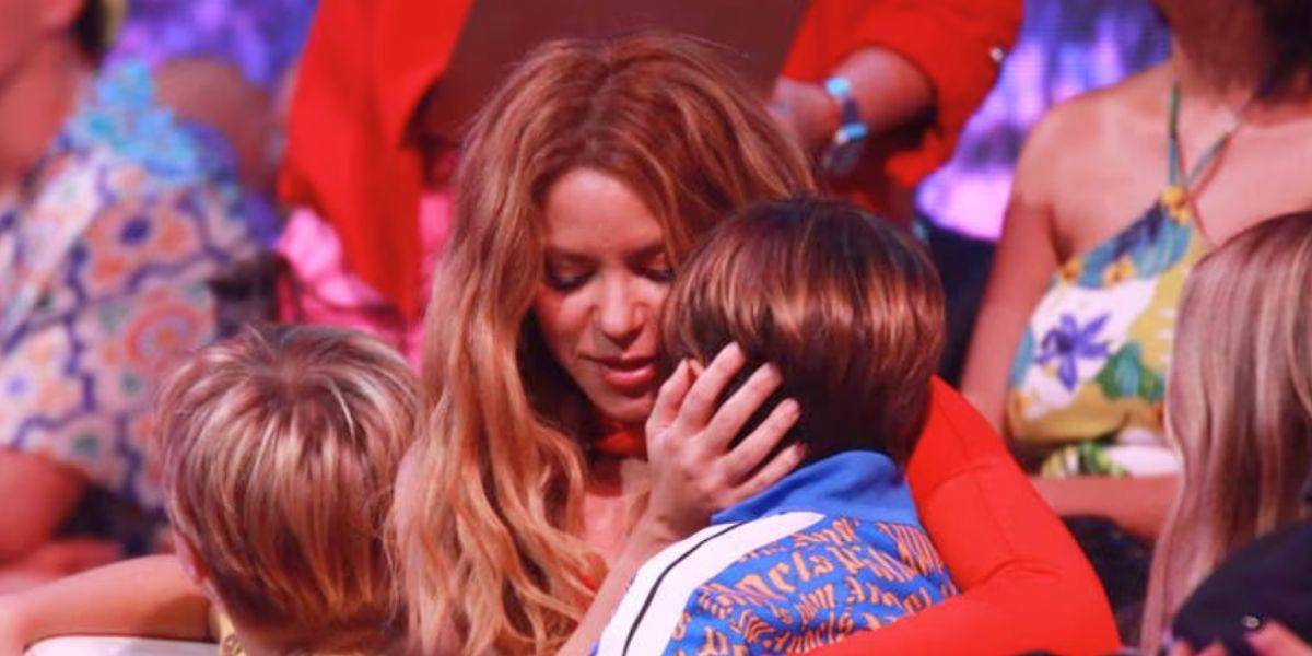 Los hijos de Shakira llaman la atención por viral reacción al ver a su madre en el escenario